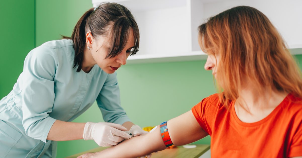 Terapia hormonal na menopausa: benefícios, riscos e quem pode fazer 2 Terapia Hormonal na Menopausa: Benefícios, Riscos e Quem Pode Fazer